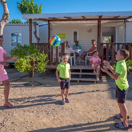 Vacanceselect Mobil Homes - Camping Almafra * ラルファス・デル・ピ