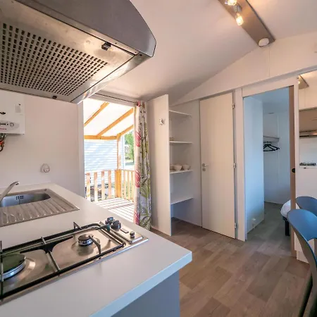 Vacanceselect Mobil Homes - Camping Almafra キャンプ場 *
